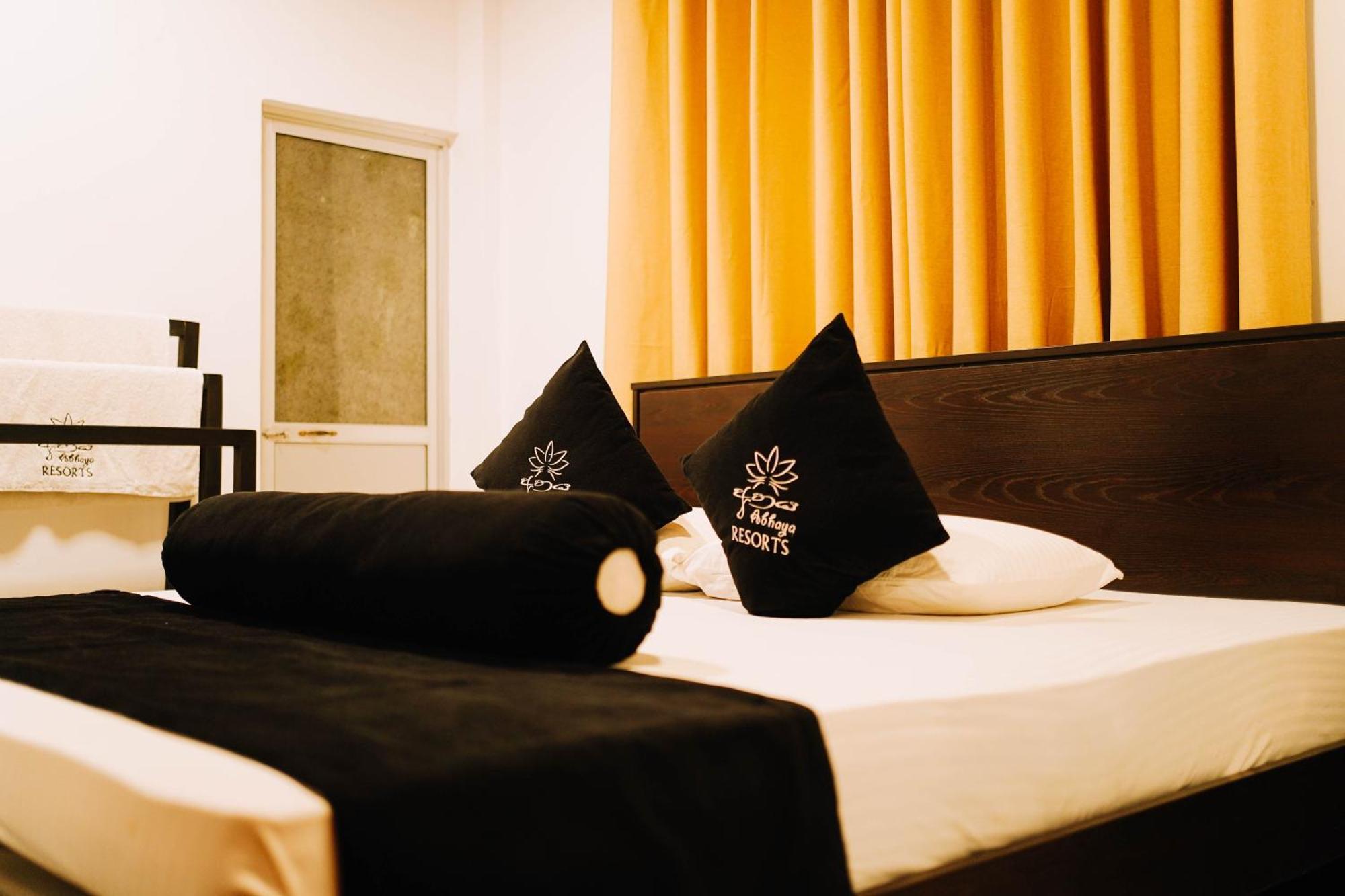 Abhaya Resorts Anuradhapura Esterno foto