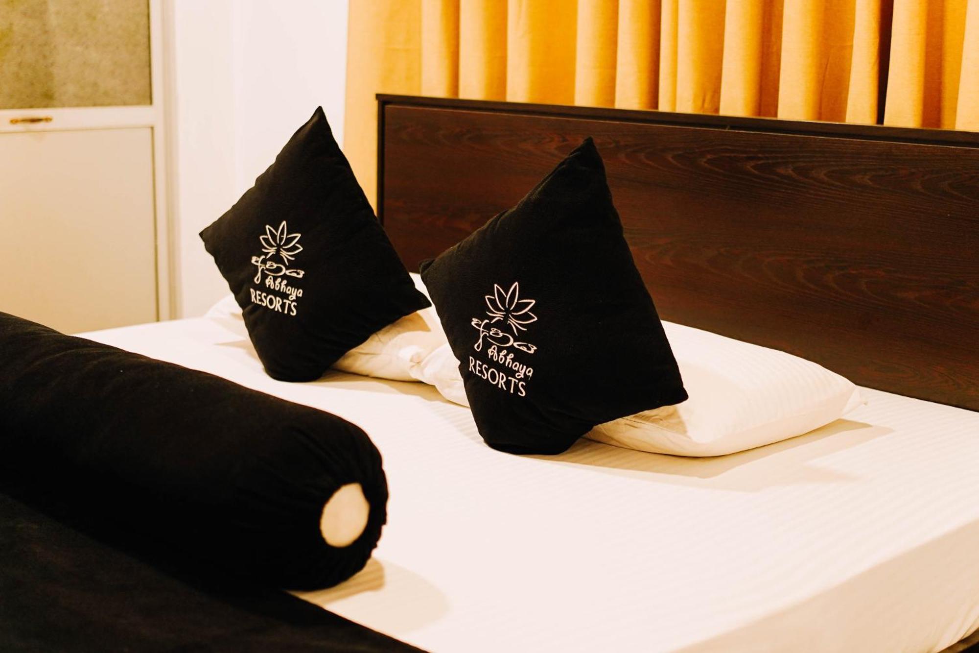 Abhaya Resorts Anuradhapura Esterno foto