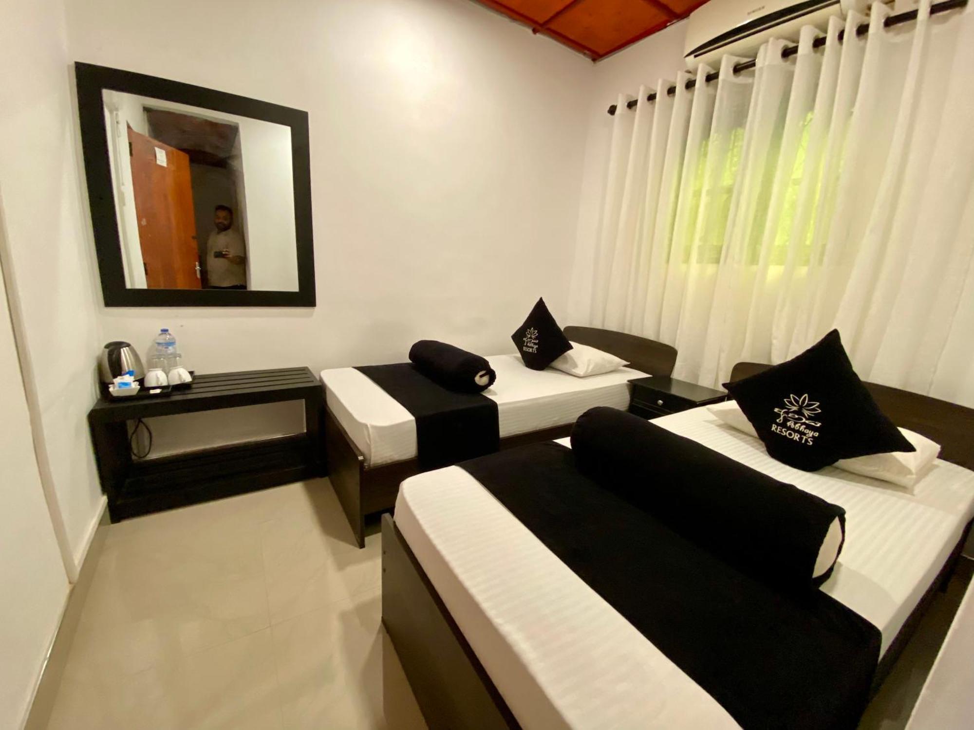 Abhaya Resorts Anuradhapura Esterno foto